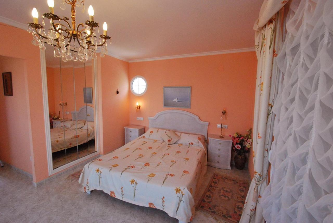 Villa Bugamvilla - Deniasol Екстериор снимка
